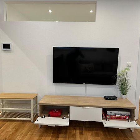 1,5-Zimmer, Top Ausgestattet, 4 Pers, Souterrain ฟลินทส์บาค ภายนอก รูปภาพ