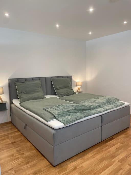 1,5-Zimmer, Top Ausgestattet, 4 Pers, Souterrain ฟลินทส์บาค ภายนอก รูปภาพ