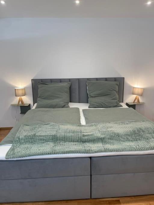 1,5-Zimmer, Top Ausgestattet, 4 Pers, Souterrain ฟลินทส์บาค ภายนอก รูปภาพ