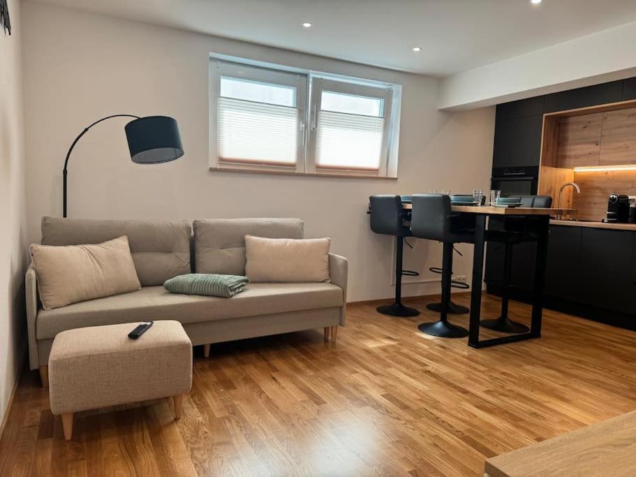 1,5-Zimmer, Top Ausgestattet, 4 Pers, Souterrain ฟลินทส์บาค ภายนอก รูปภาพ